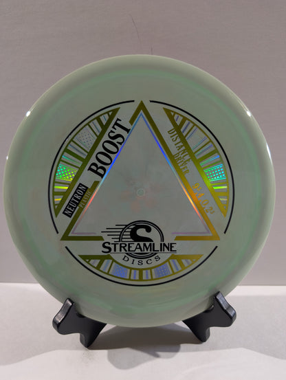 Disc golf disc with 'Streamline Discs' branding on a gray background